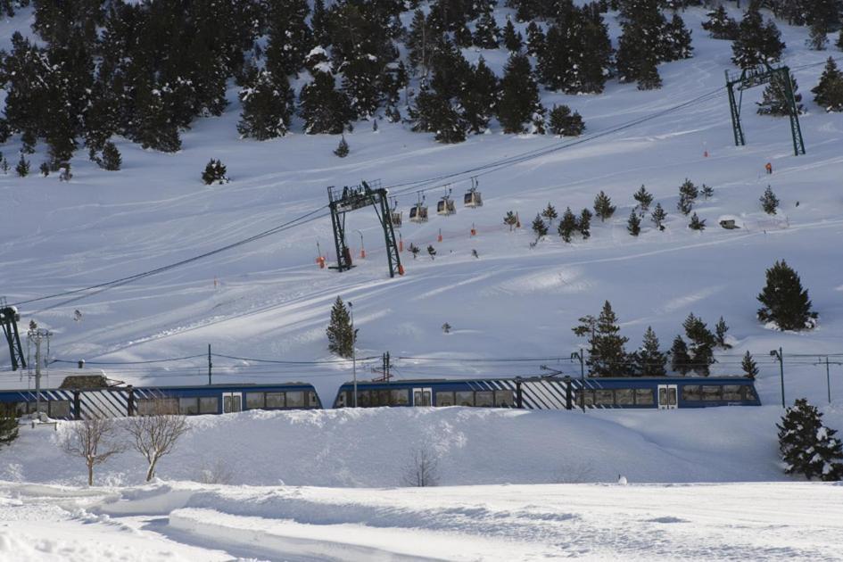 Apartaments Vall De Nuria ケラルブス エクステリア 写真
